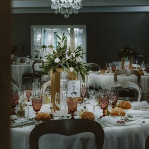 salon olivos con decoracion para bodas pazo do tambre