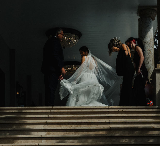 la novia llegando al banquete de boda en salon olivos