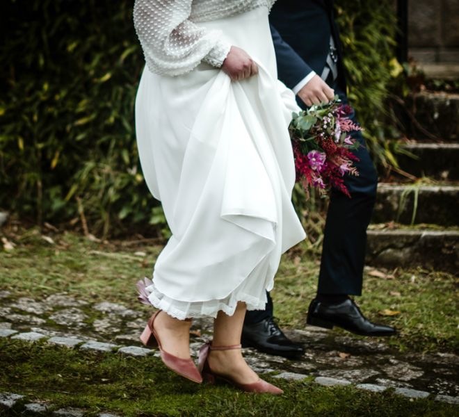 detalle zapatos de la novia de camino al altar bodas pazo