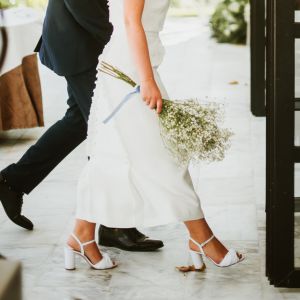 Los Novios Entrando En El Salon Para Banquete De Bodas En Pazo Do Tambre